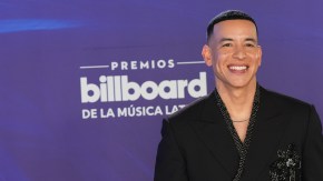 Esta revelación podría estar reforzando la idea de que la rivalidad entre Don Omar y Daddy Yankee ha trascendido el ámbito profesional y se ha extendido al terreno personal, pese a que en los últimos años ambos artistas han procurado mantenerse en términos de respeto mutuo frente a la opinión pública. (AP Photo/Marta Lavandier)